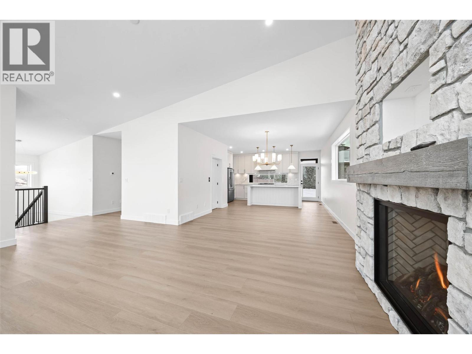 1294 BRECHIN Place - Image 4