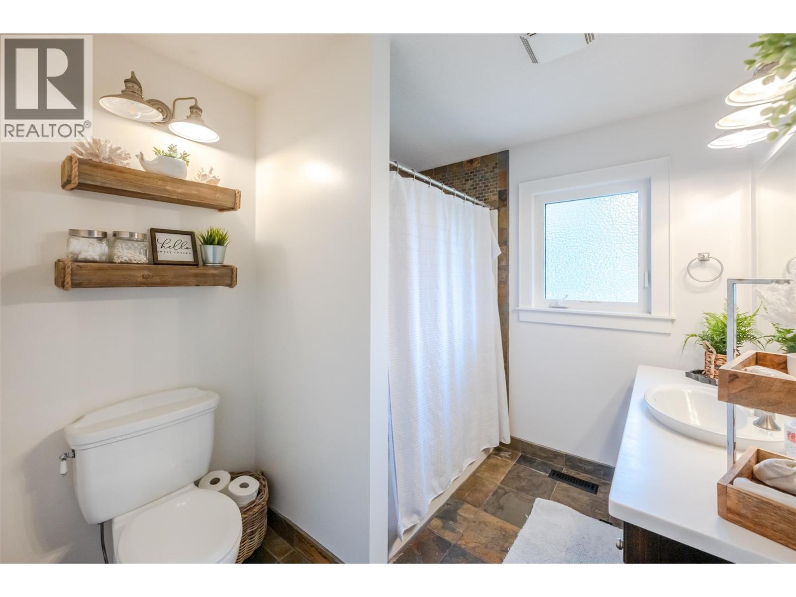 1507 Wharf Street, Summerland