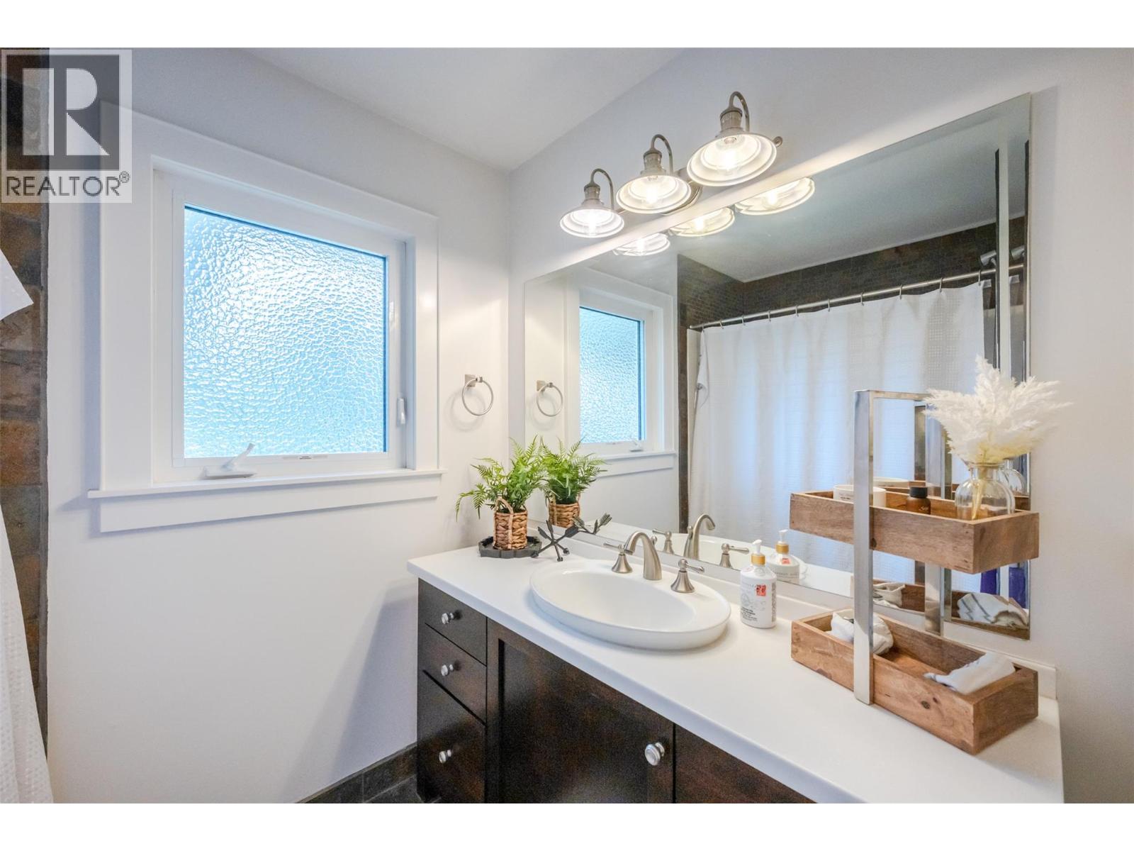 1507 Wharf Street, Summerland