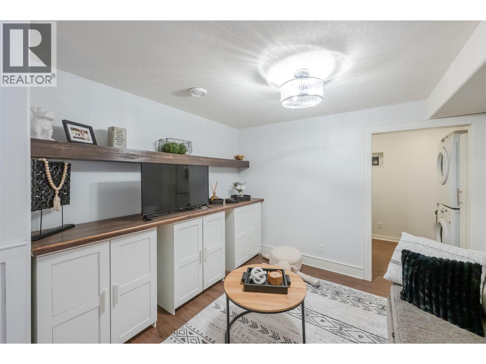 1507 Wharf Street, Summerland