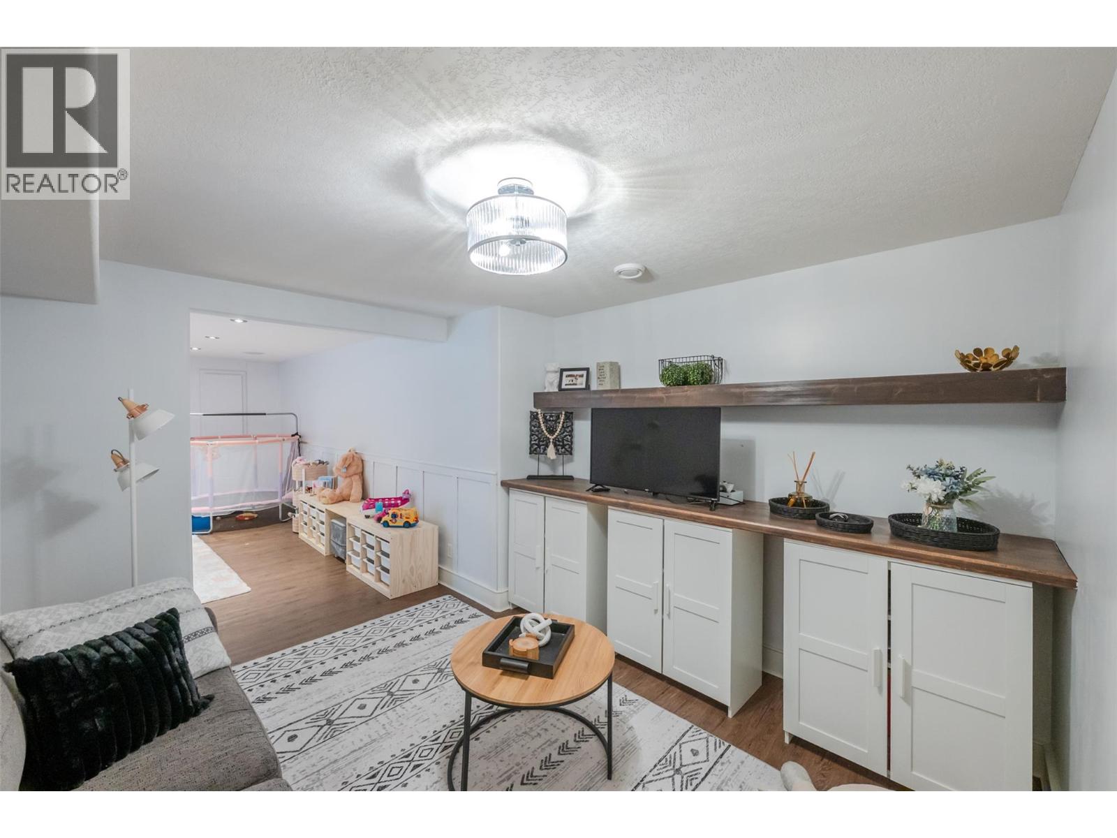 1507 Wharf Street, Summerland