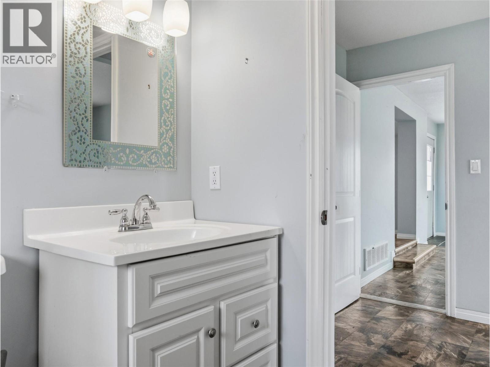 10744 17 Street - Image 31