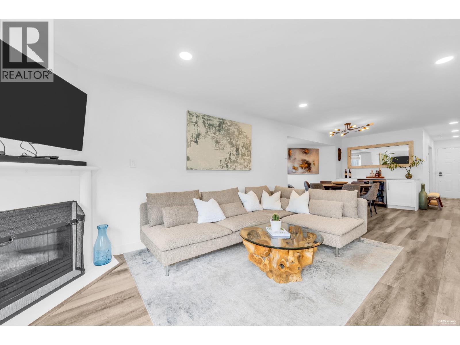Photo of 604 1500 OSTLER COURT 6