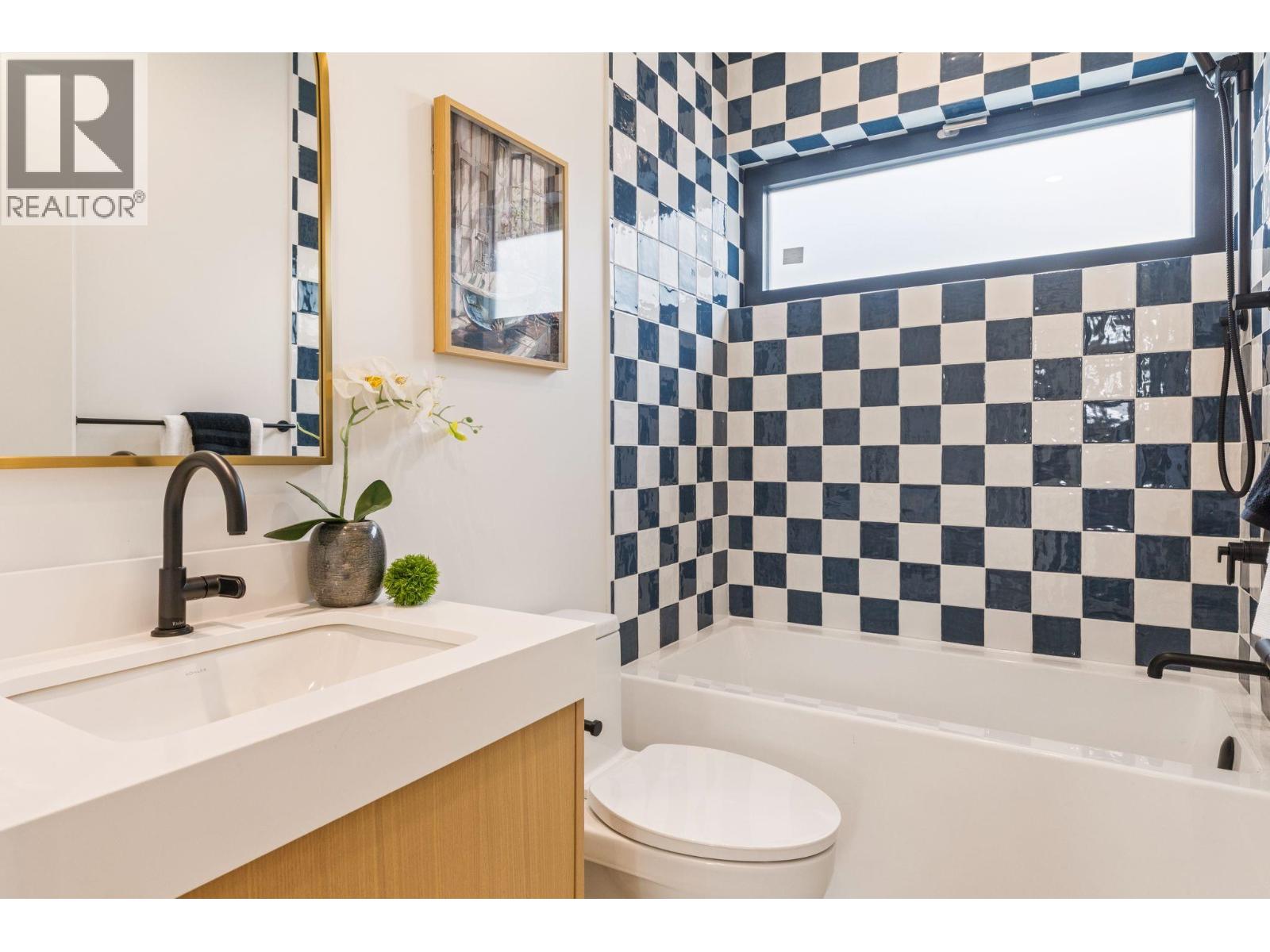 3 Bed, 3 Bath House for Sale in Vancouver – 2 4956 CHESTER STREET, Vancouver – MLS# R3153142 - Image 14
