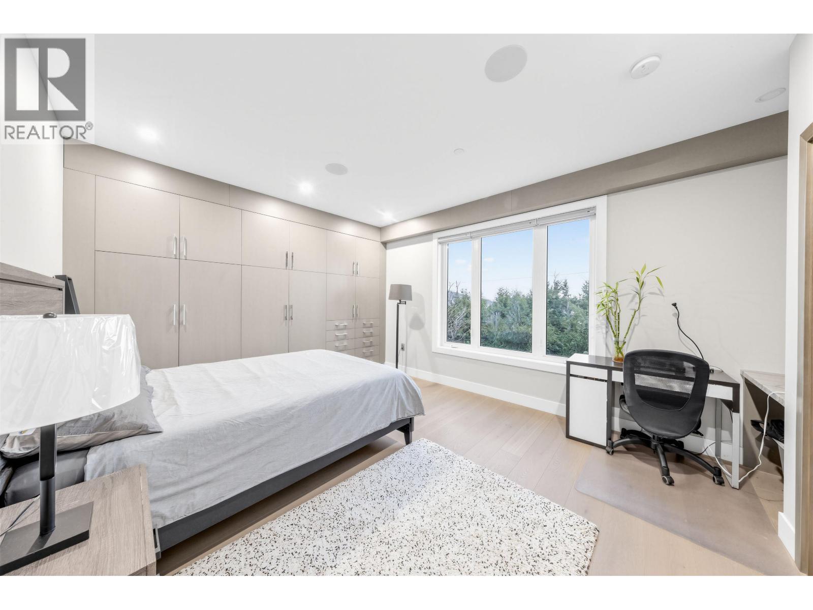515 BALLANTREE ROAD, West Vancouver