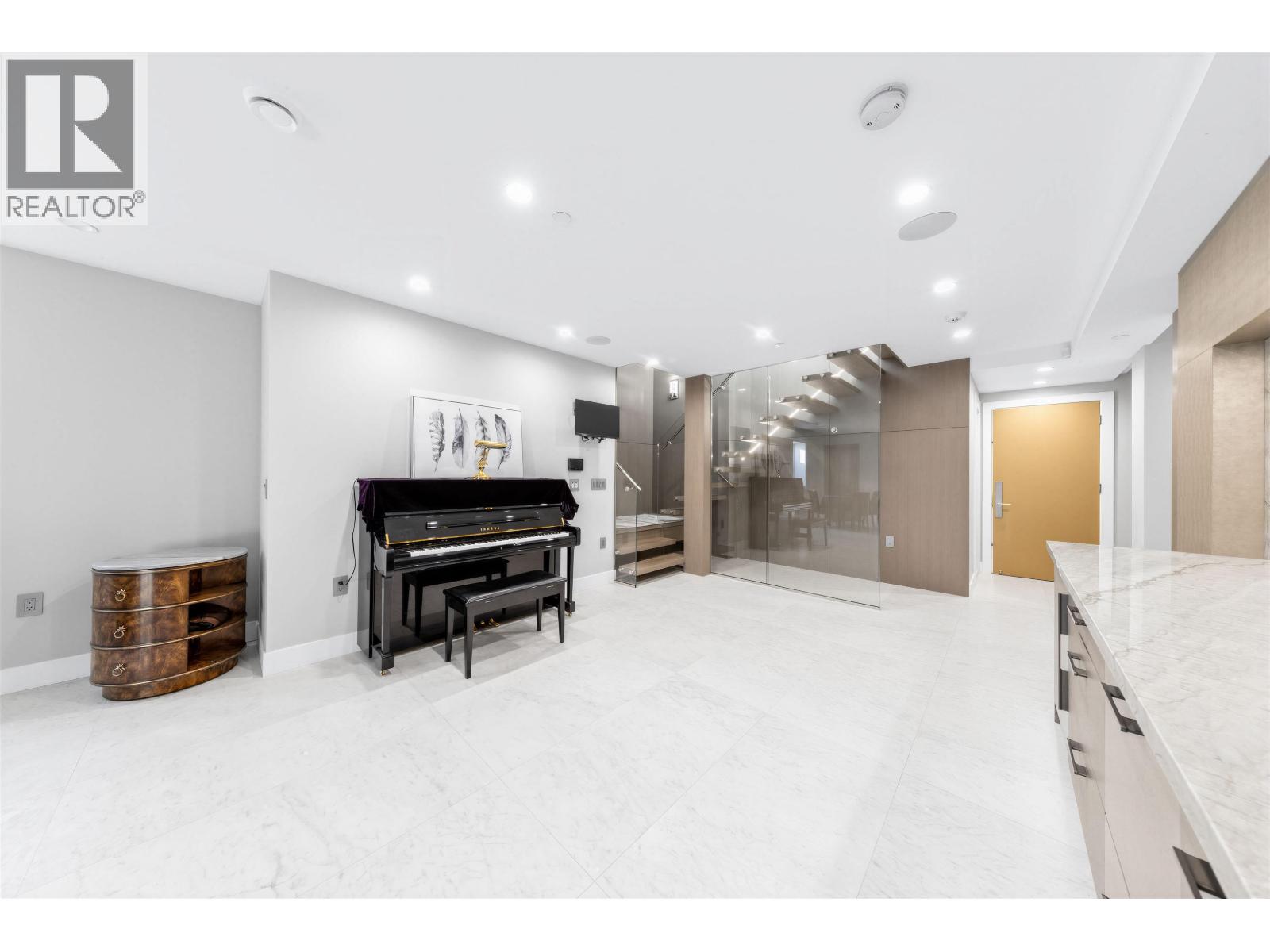 515 BALLANTREE ROAD, West Vancouver