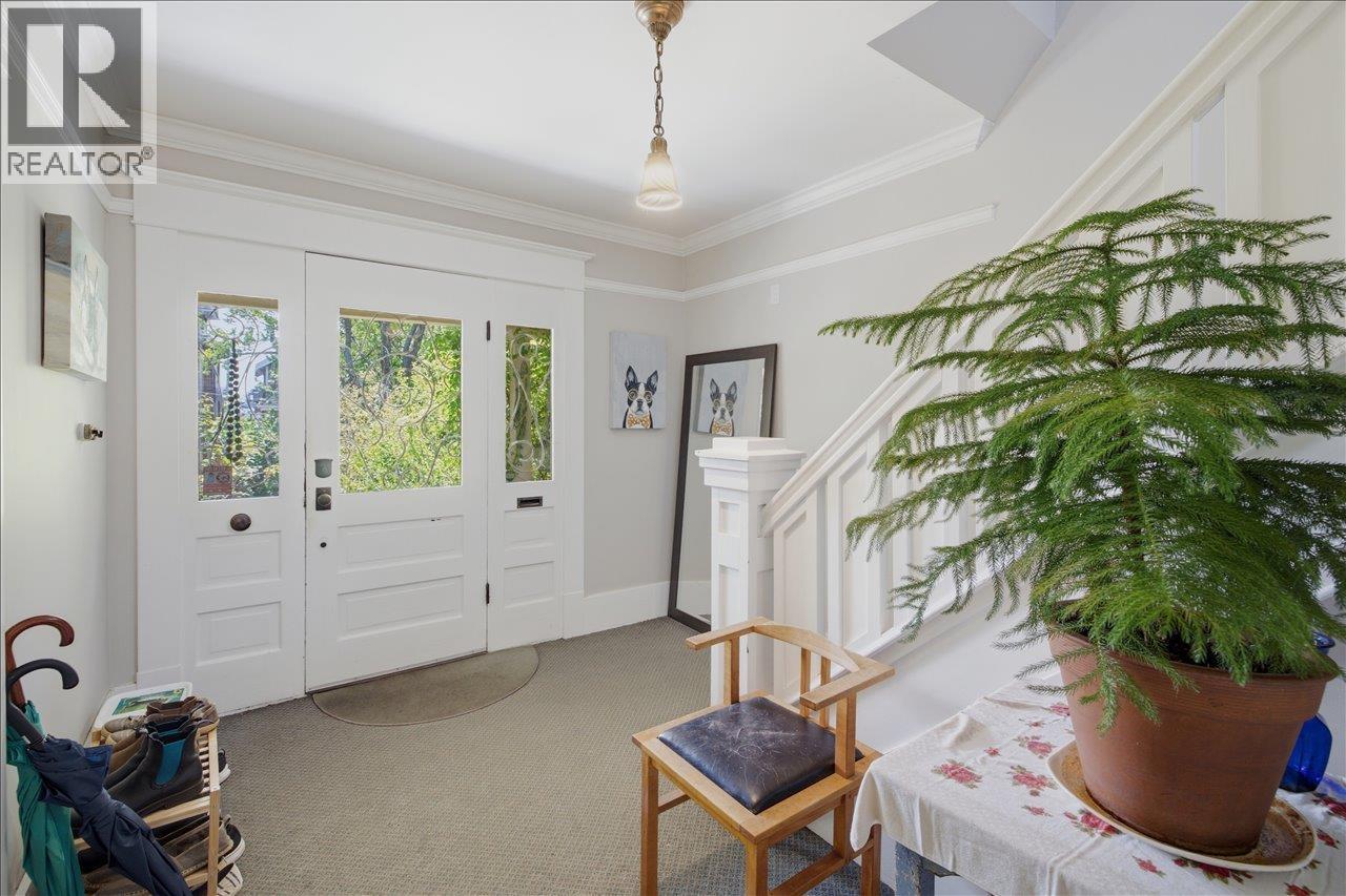 6 Bed, 4 Bath House for Sale in Vancouver – 761 E 15TH AVENUE, Vancouver – MLS# R3153155 - Image 5