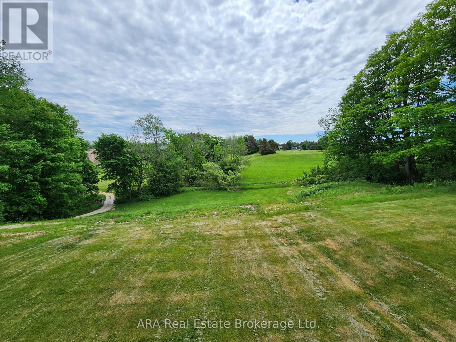 #33 2 HILTON LANE - 26