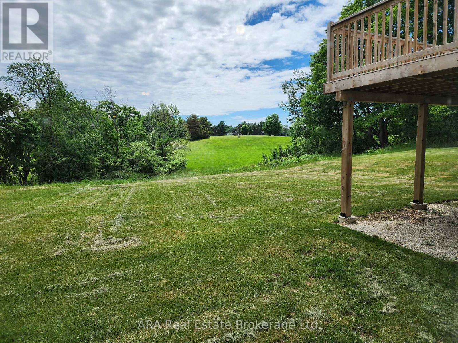 #33 2 HILTON LANE - 39