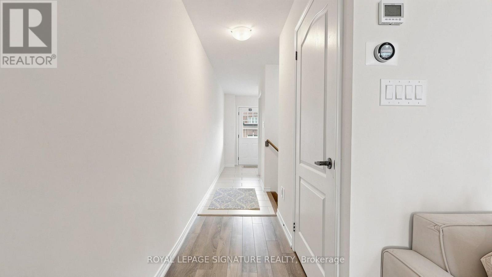 492 QUEEN MARY DRIVE - 10