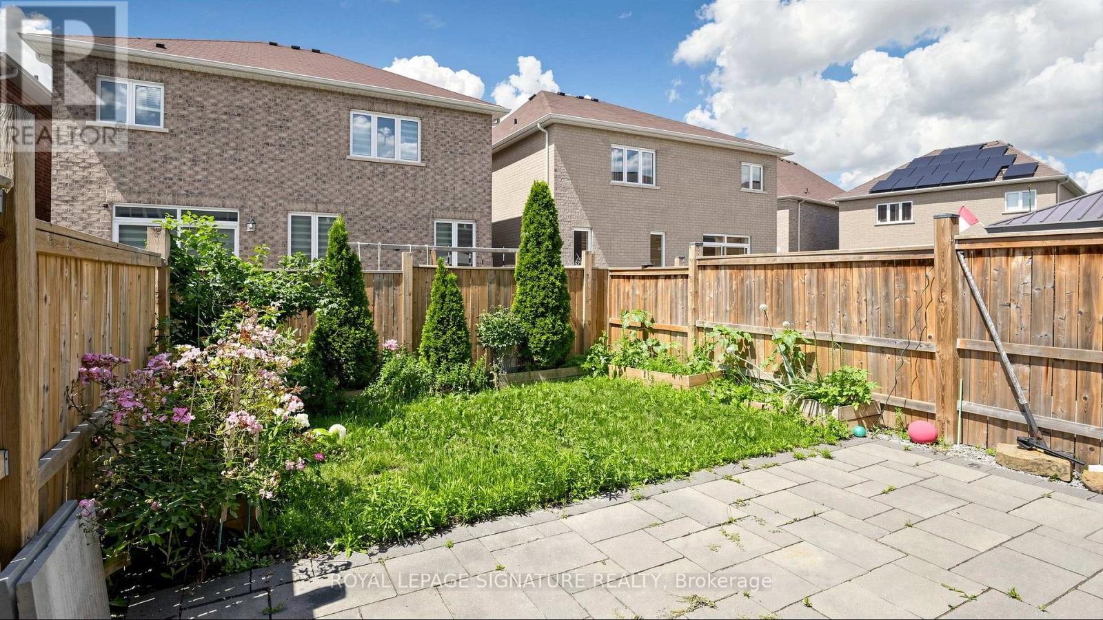 492 QUEEN MARY DRIVE - 48