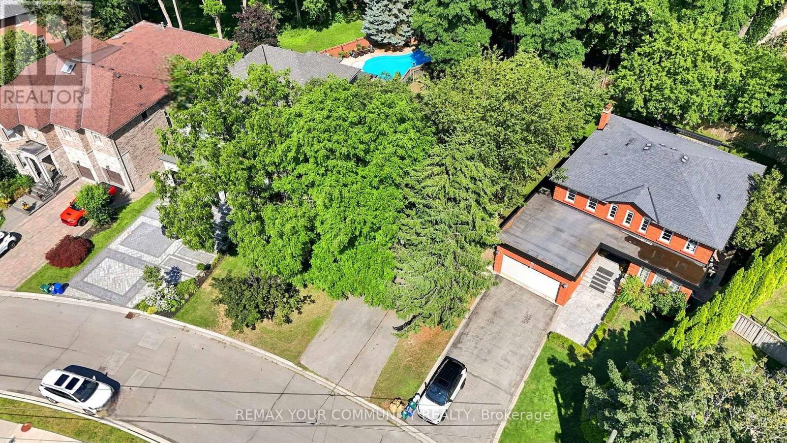 34A CLARIDGE DRIVE - 27