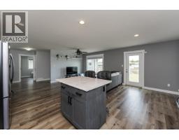 Foyer - 8976 Tatlow Place, Prince George, BC V2K0B5 Photo 7