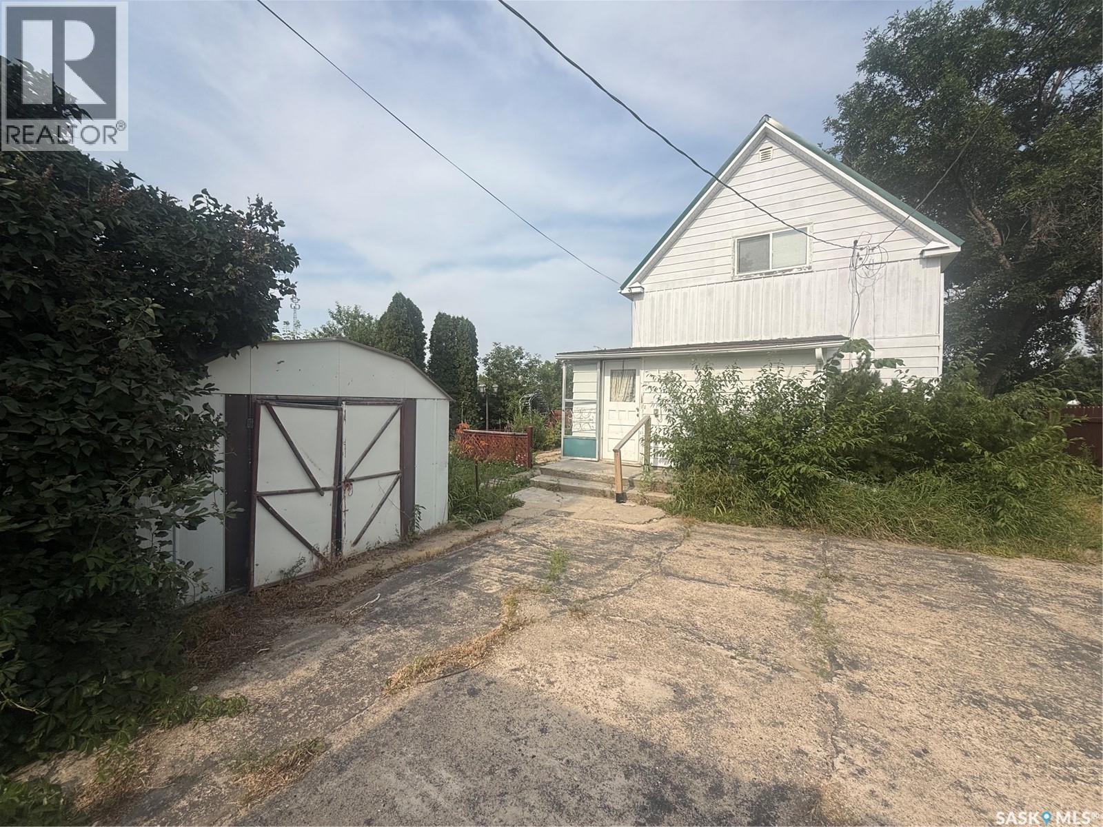 381 Main STREET, Bengough — photo 2