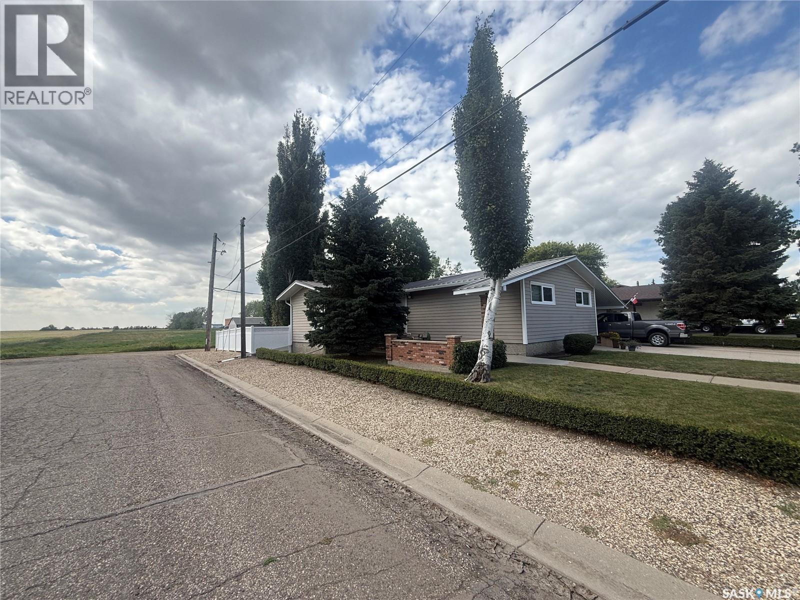 66 Kasper CRESCENT, Assiniboia — photo 2