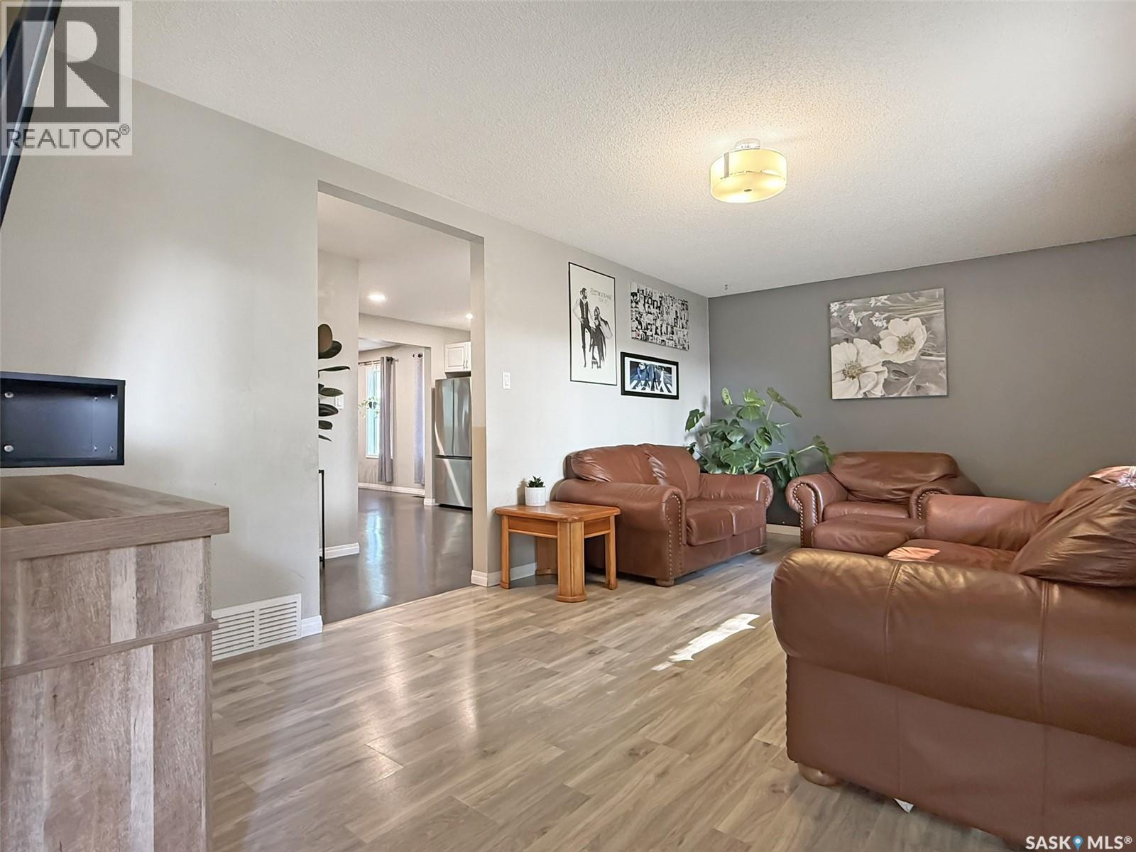 347 3rd AVENUE SE - Image 3