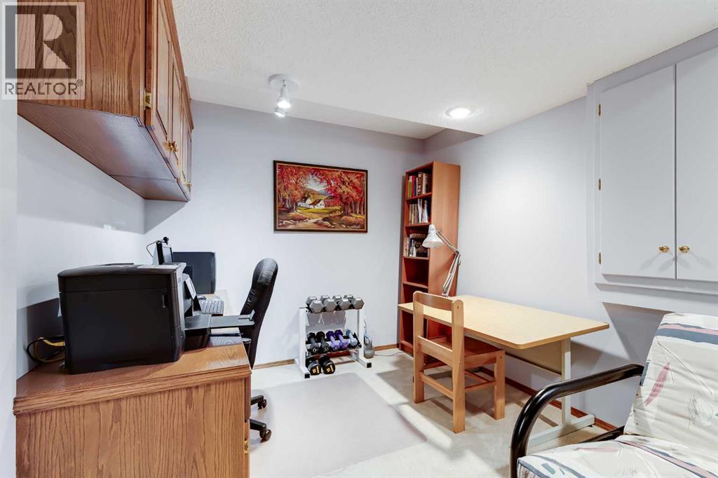 22 Varsity Estates View NW - Image 37