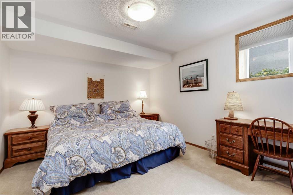 22 Varsity Estates View NW - Image 31