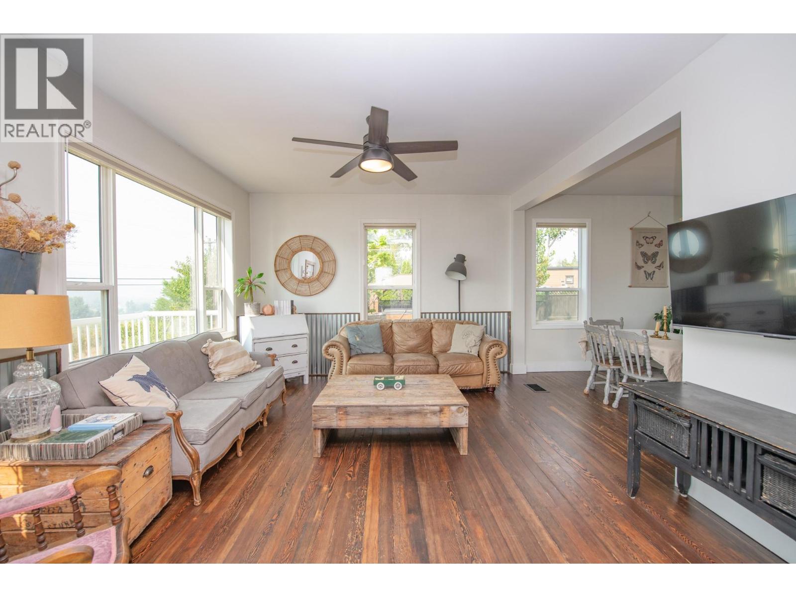 9211 6 Highway - Image 13
