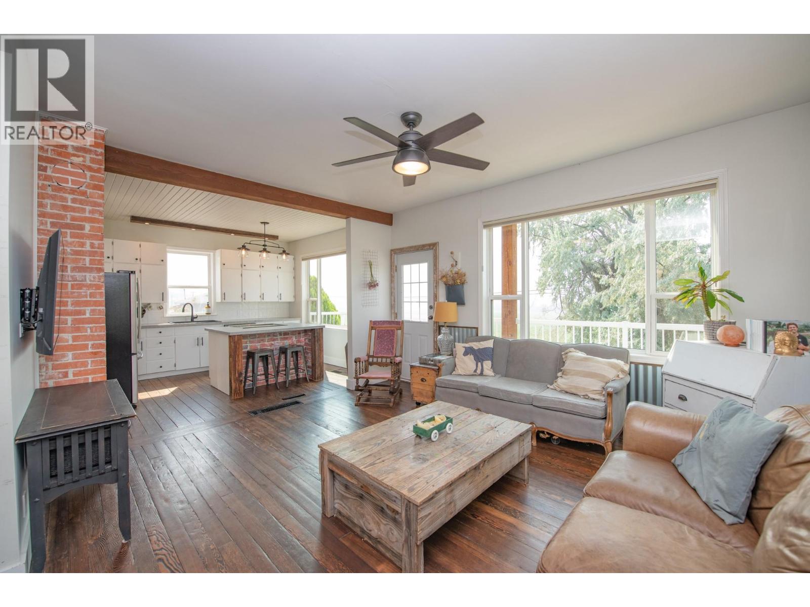 9211 6 Highway - 16