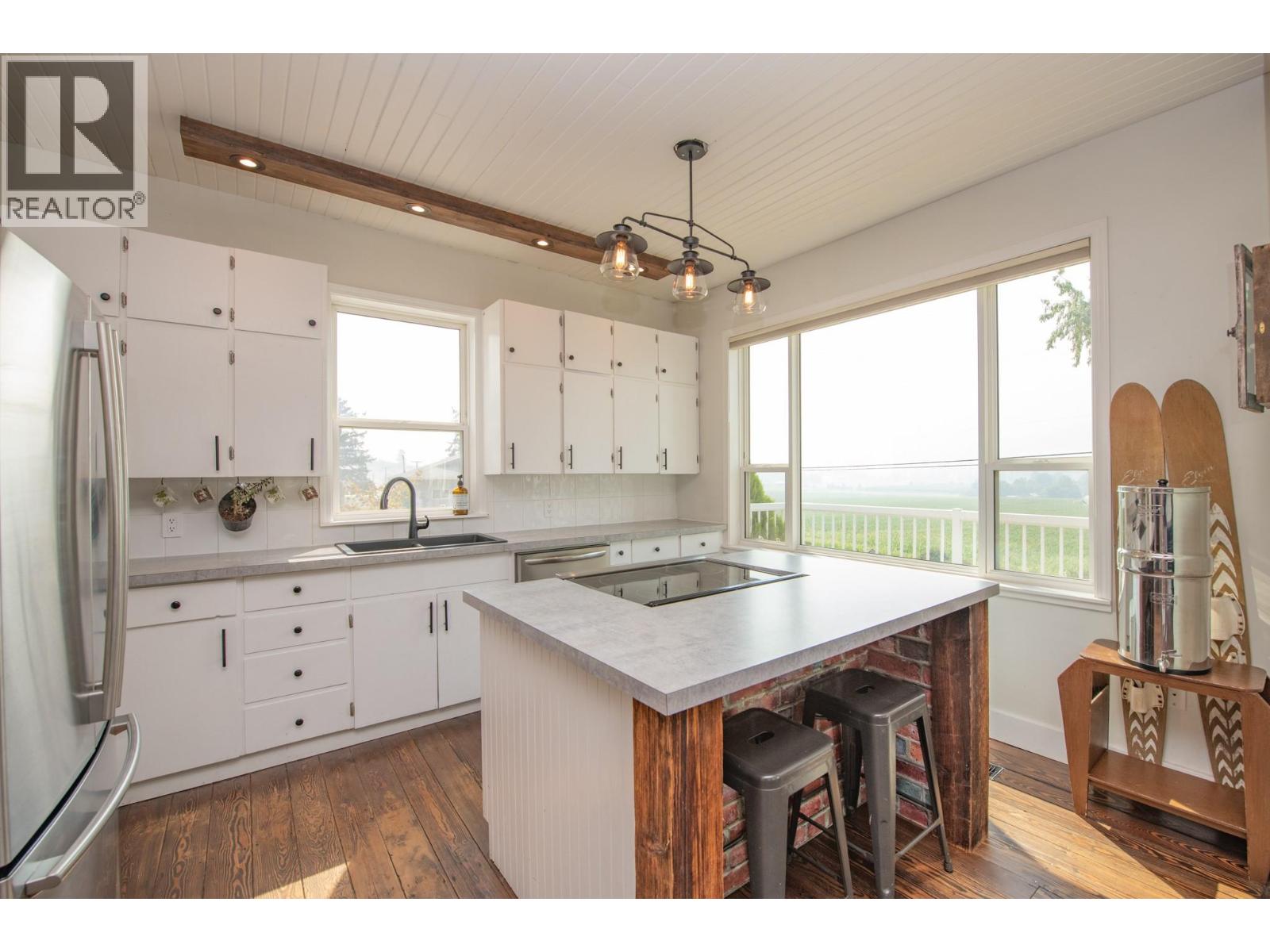 9211 6 Highway - Image 6