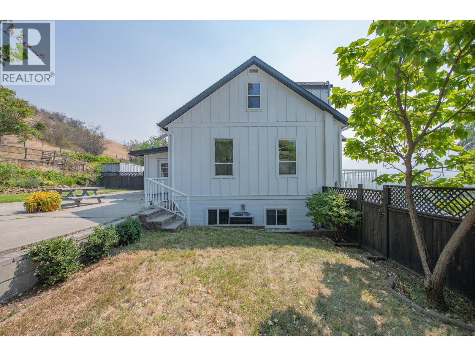 9211 6 Highway - Image 63