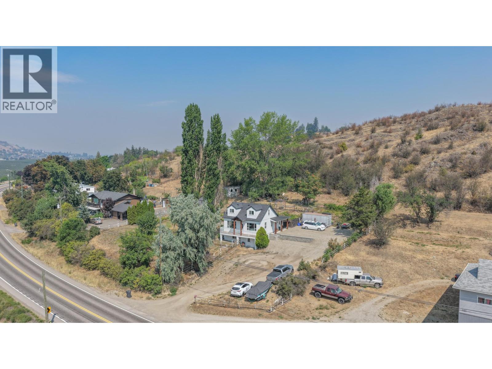 9211 6 Highway - 76