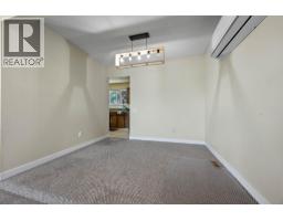 Full bathroom - 1160 Kemano Street, Kamloops, BC V2B7M2 Photo 7