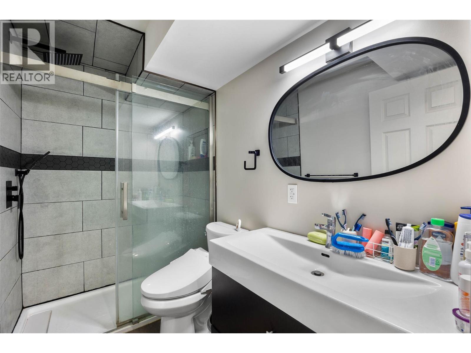 1160 Kemano Street - Image 25