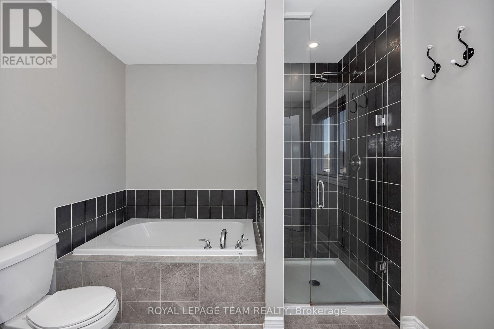3209 HARVESTER CRESCENT - 26
