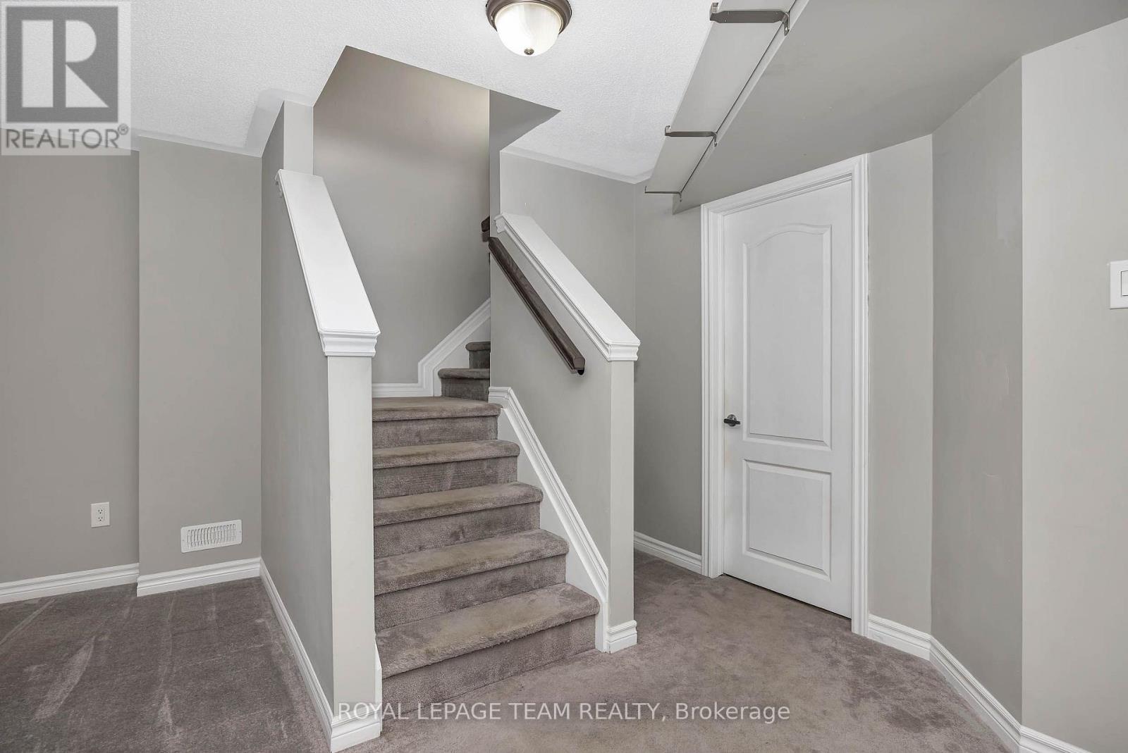 3209 HARVESTER CRESCENT - 33