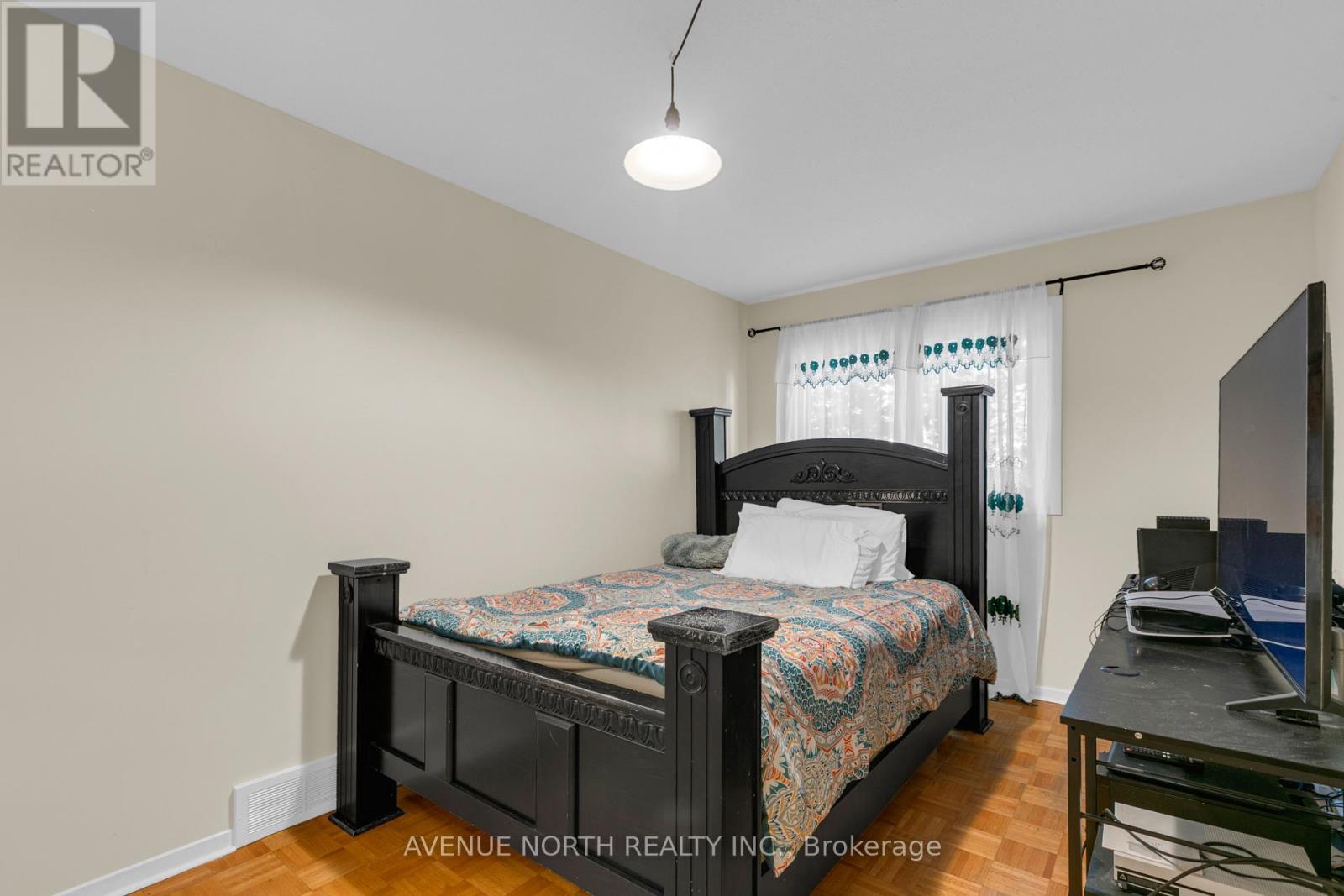3 Bed, 3 Bath House for Sale in Ottawa – 23 BLUEGRASS DRIVE, Ottawa – MLS# X13642618 - Image 29