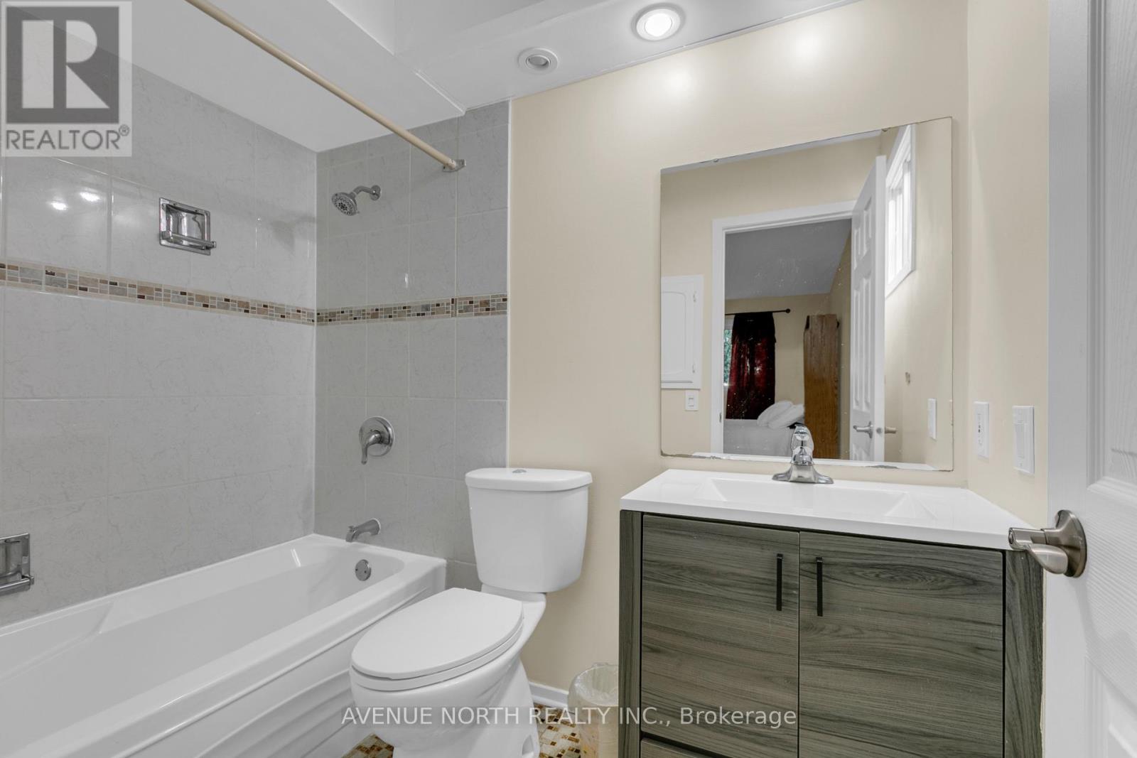 3 Bed, 3 Bath House for Sale in Ottawa – 23 BLUEGRASS DRIVE, Ottawa – MLS# X13642618 - Image 34
