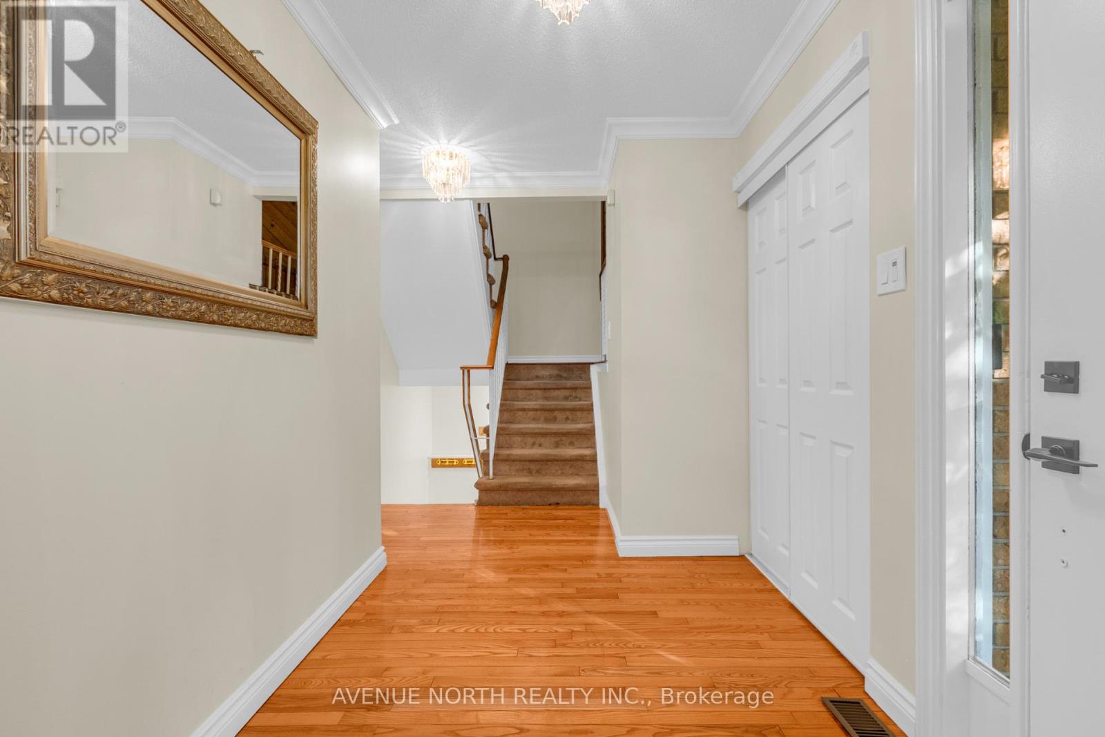 3 Bed, 3 Bath House for Sale in Ottawa – 23 BLUEGRASS DRIVE, Ottawa – MLS# X13642618 - Image 9