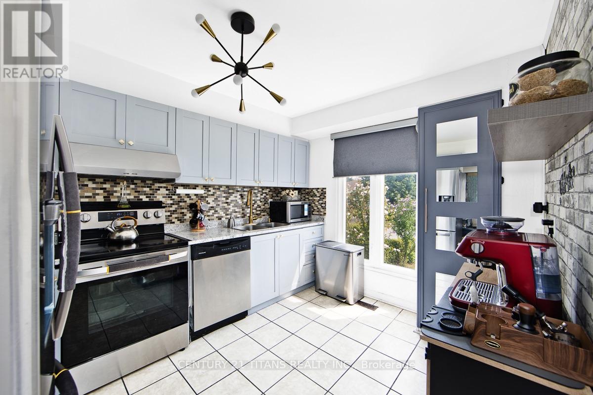 22 WHITELEAS AVENUE - 11