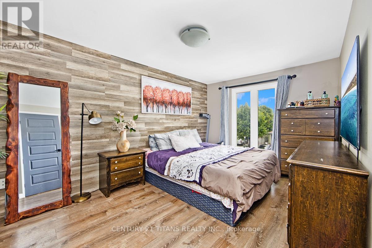 22 WHITELEAS AVENUE - 15