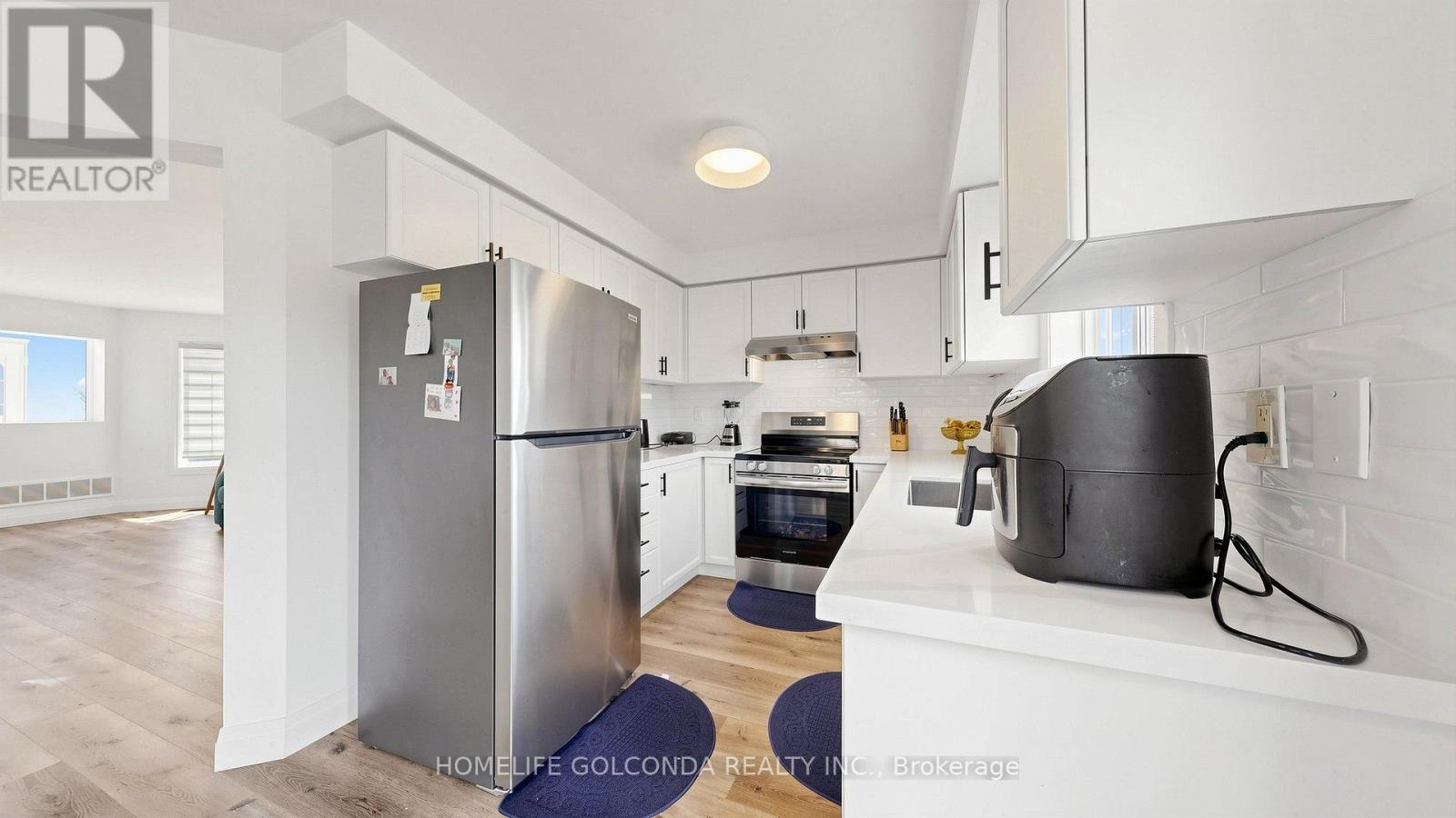 1304 VINCENT CRESCENT - Image 10