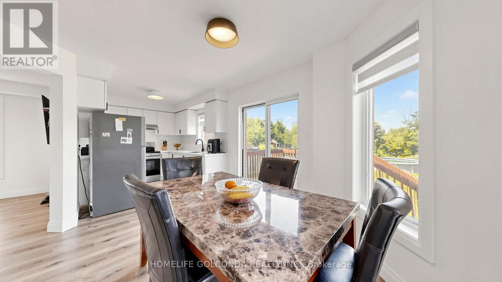 1304 VINCENT CRESCENT - 13