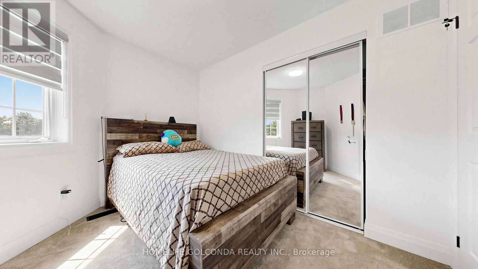 1304 VINCENT CRESCENT - 29
