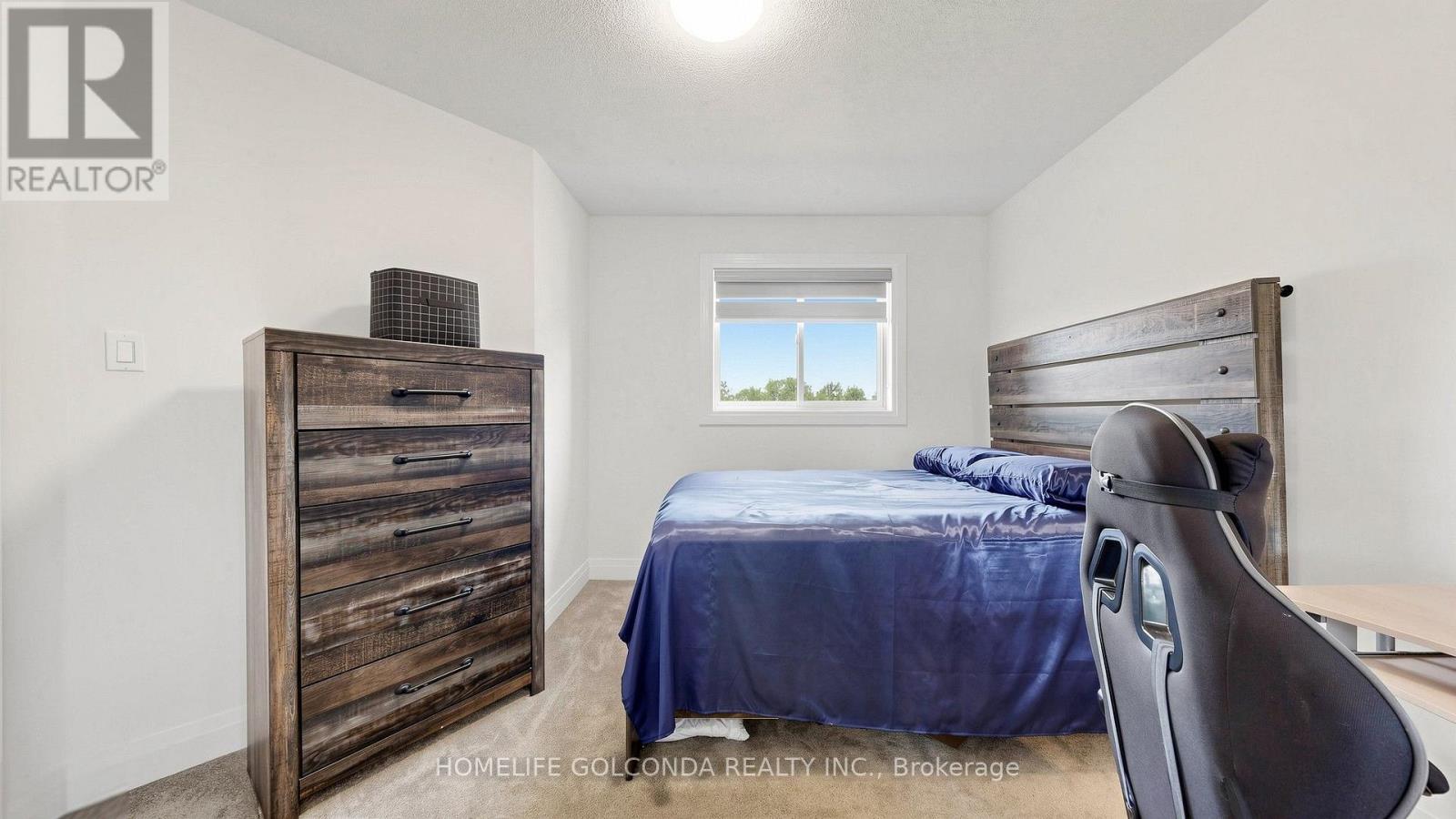 1304 VINCENT CRESCENT - 32