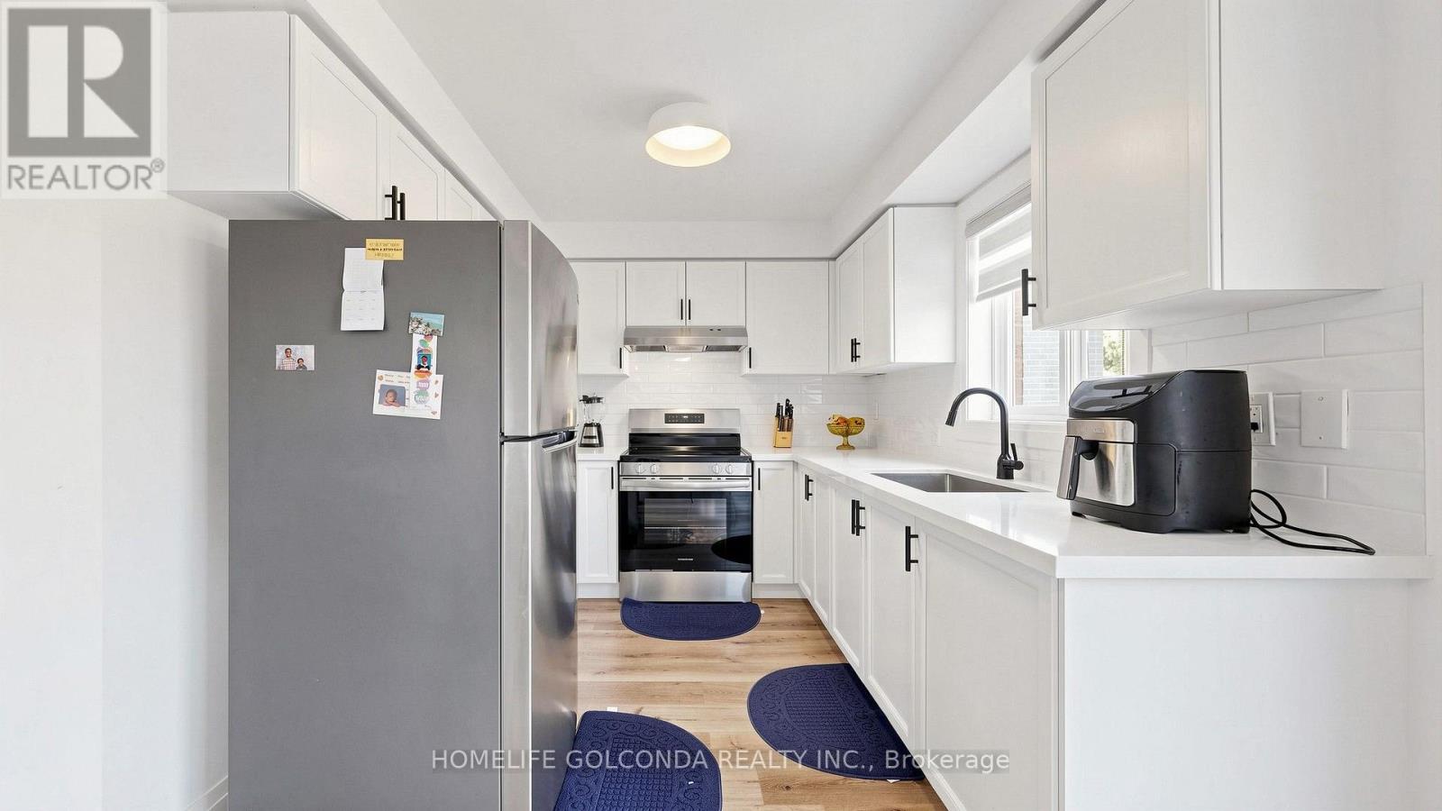 1304 VINCENT CRESCENT - Image 9