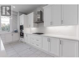 15 Kenneth Campbell Court, Aurora, ON L4G5Z4 Photo 11