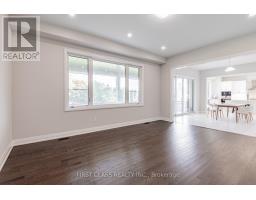 15 Kenneth Campbell Court, Aurora, ON L4G5Z4 Photo 18