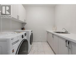 15 Kenneth Campbell Court, Aurora, ON L4G5Z4 Photo 33