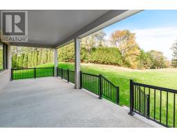 15 Kenneth Campbell Court, Aurora, ON L4G5Z4 Photo 35