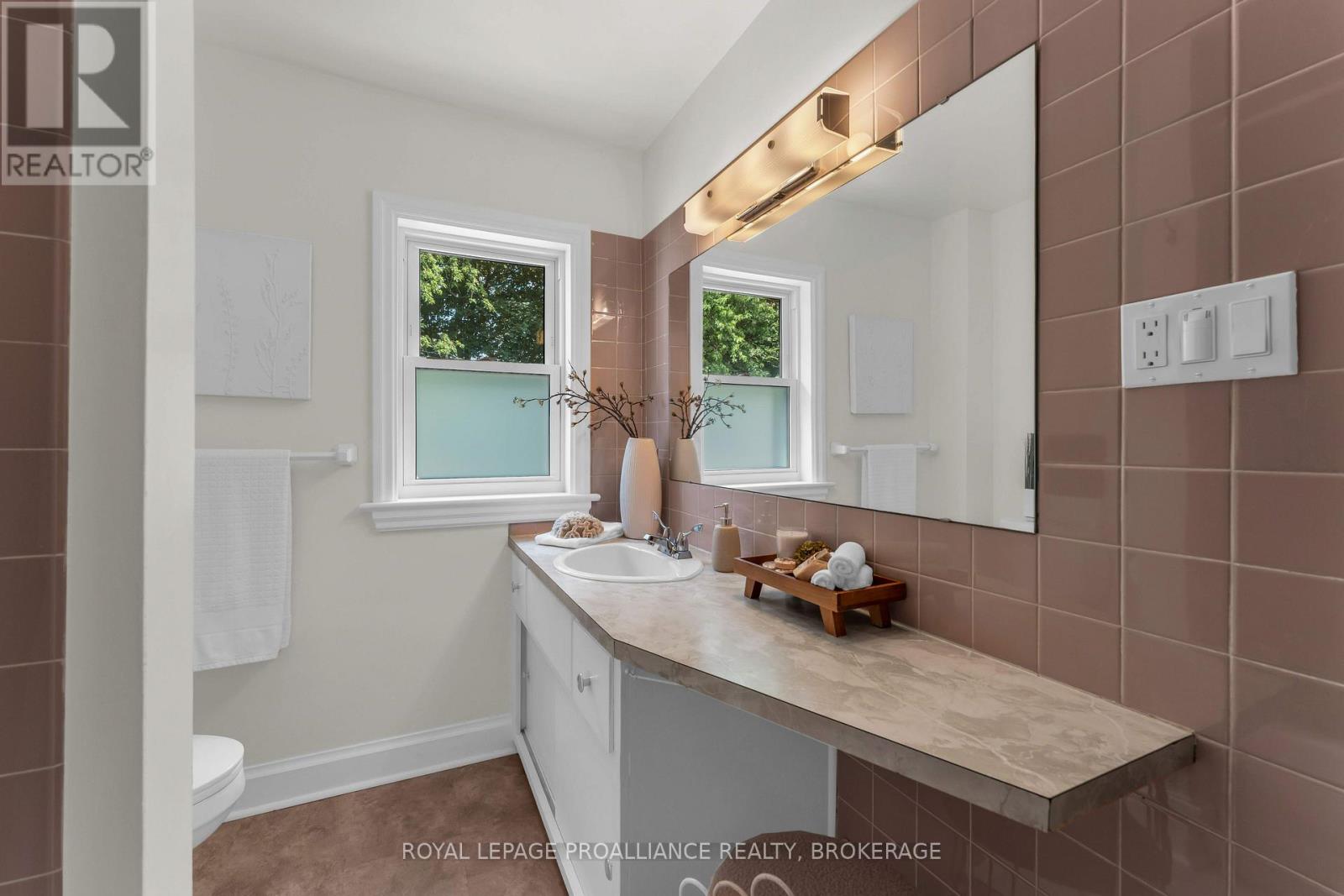 201 WILLINGDON AVENUE - Image 21