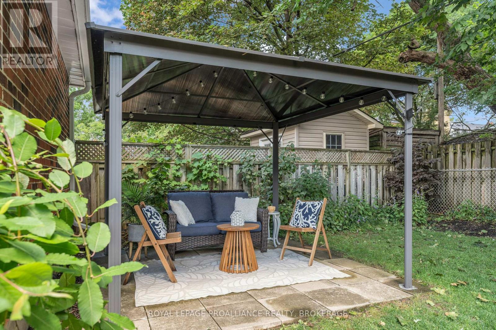 201 WILLINGDON AVENUE - 35
