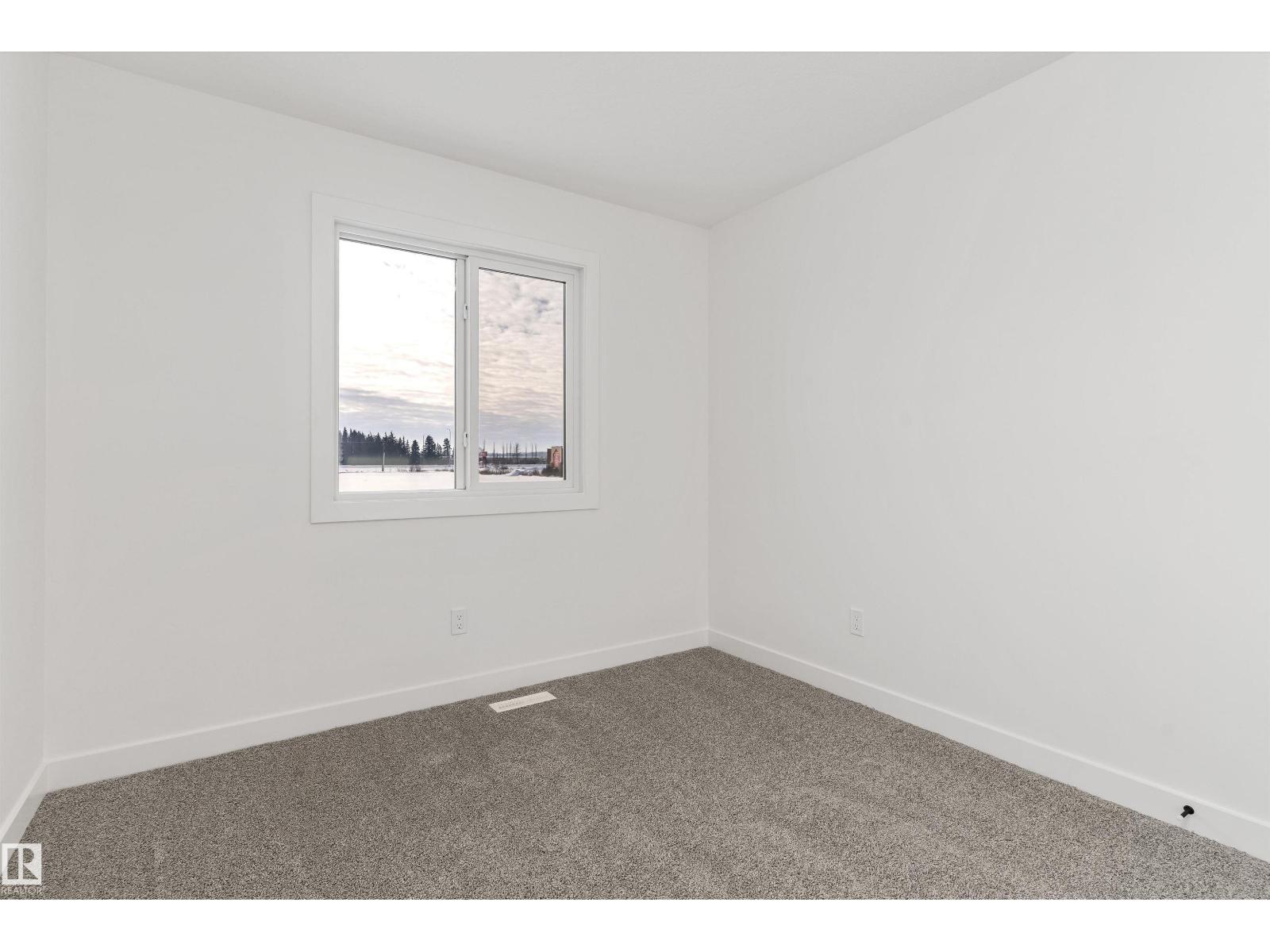 1068 MCLEOD AV - Image 20