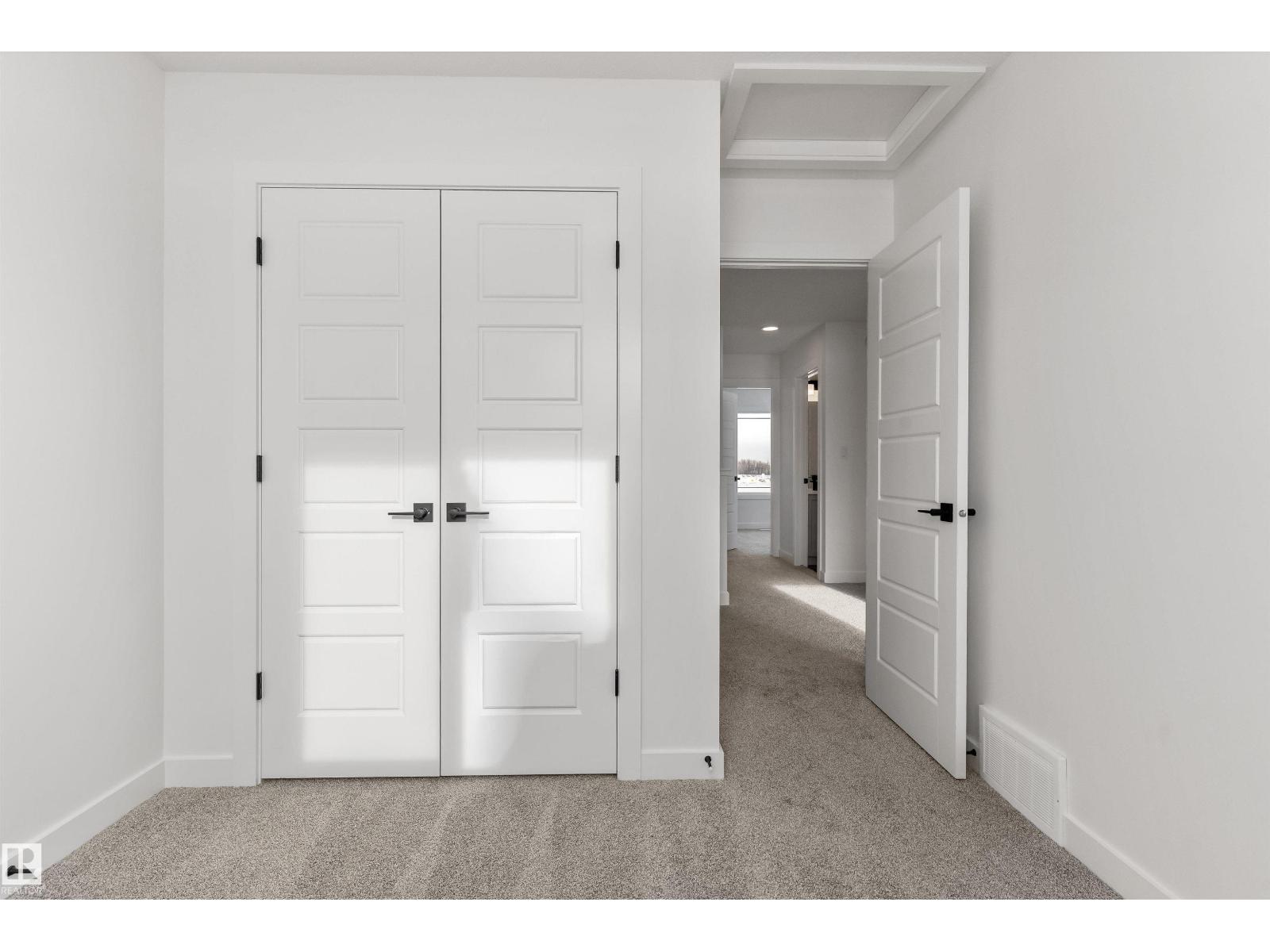 1068 MCLEOD AV - Image 21