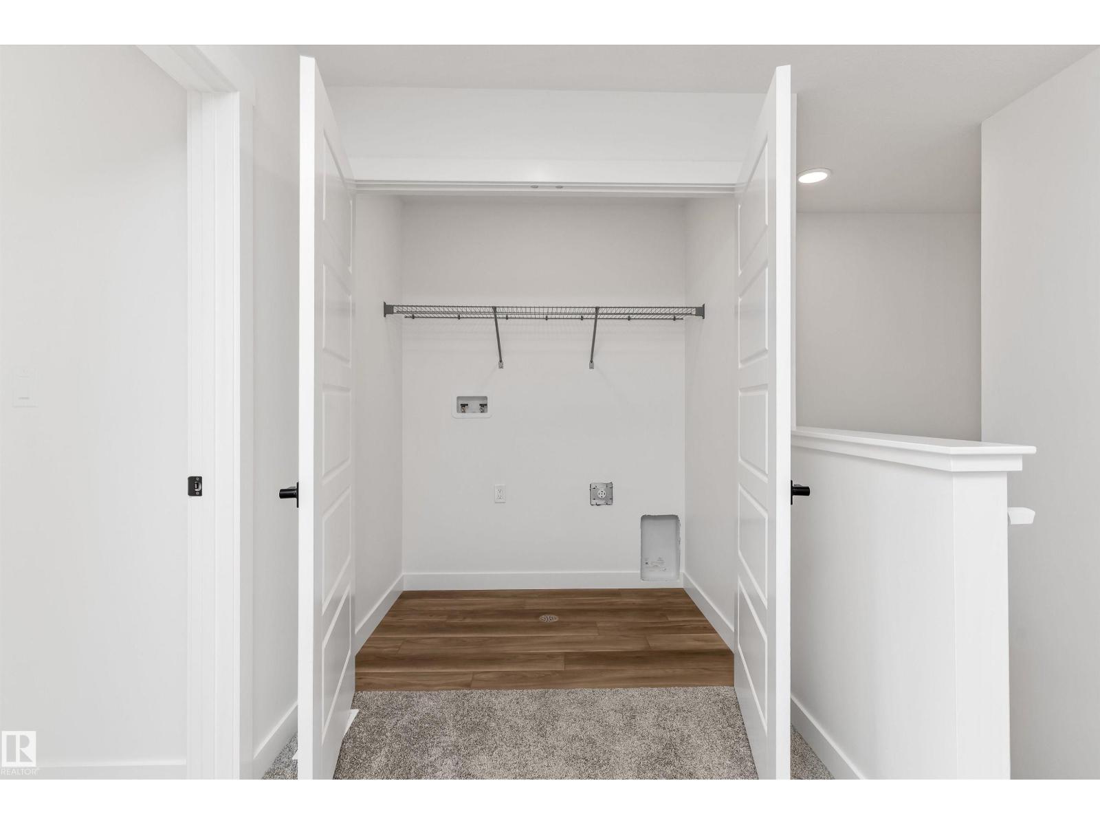 1068 MCLEOD AV - Image 24